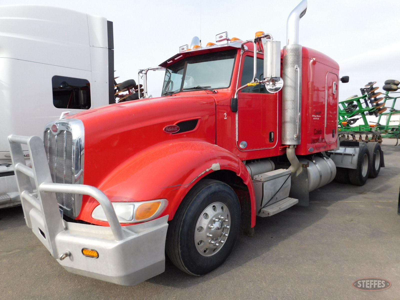 2010 Peterbilt 386_1.jpg